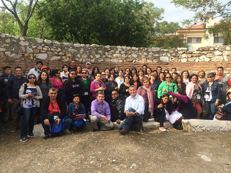 Grupo de hermanos durante la visita a las siete Iglesias del Apocalipsis, en Asia Menor, hoy Turquía.